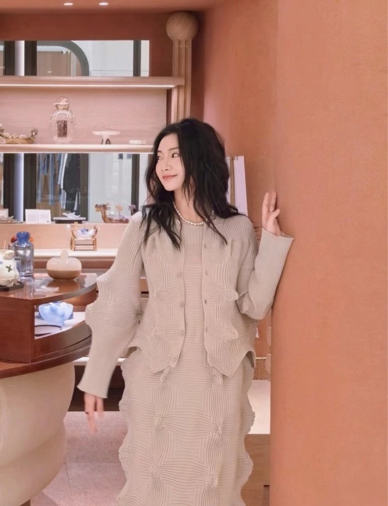 이세이미야케 링키지 가디건 ,해칭 스커트 플리츠플리즈 ~ 이미지