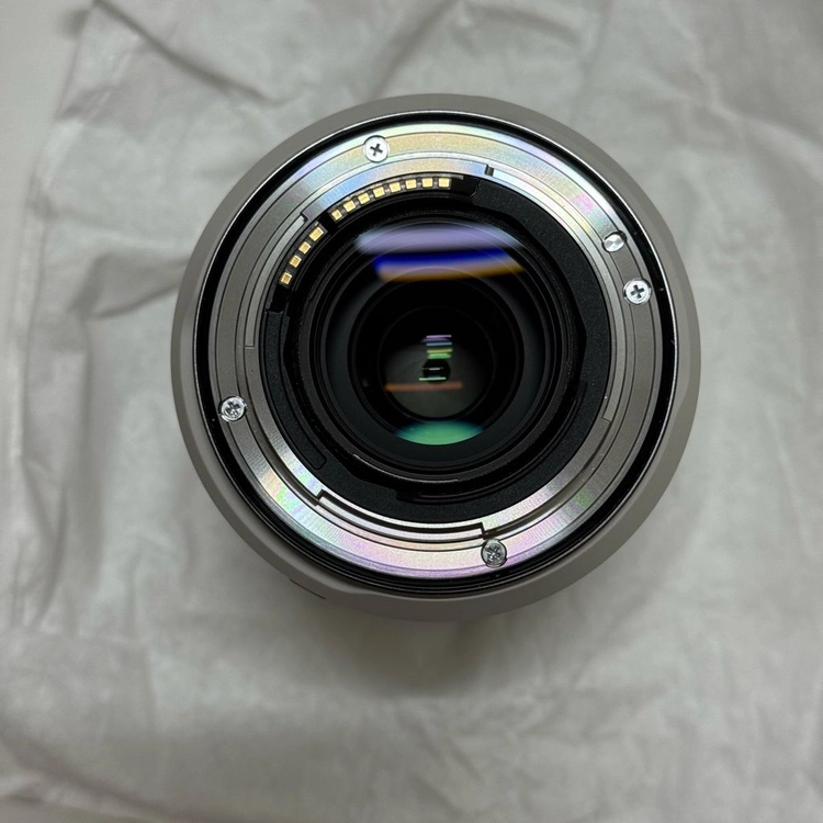 캐논 rf 70-200 f4 알형아 구매 한달도 안지난 신품급 보증 28.8 판매해요 교환ok 이미지