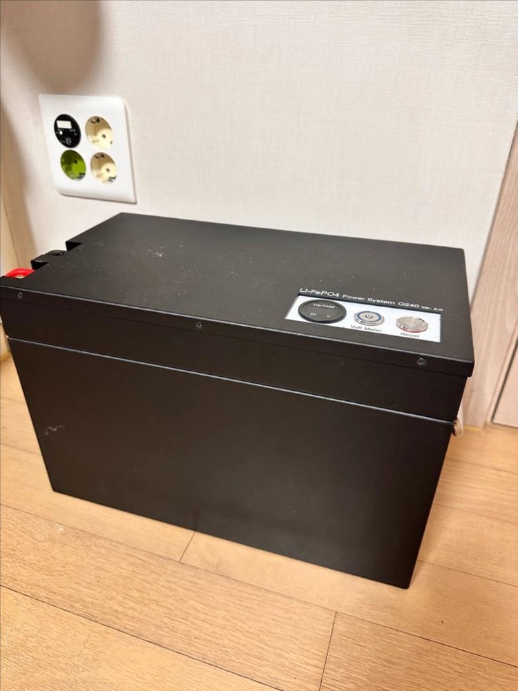 MD홍(퀀텀캣) 리튬인산철 배터리 12V 240Ah 파워뱅크 와 2000W 인버터 팝니다 - 안심되는 중고거래