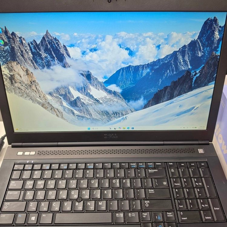 DELL Precision M6800 워크스테이션 i7 / 16GB / Quadro 4GB 이미지