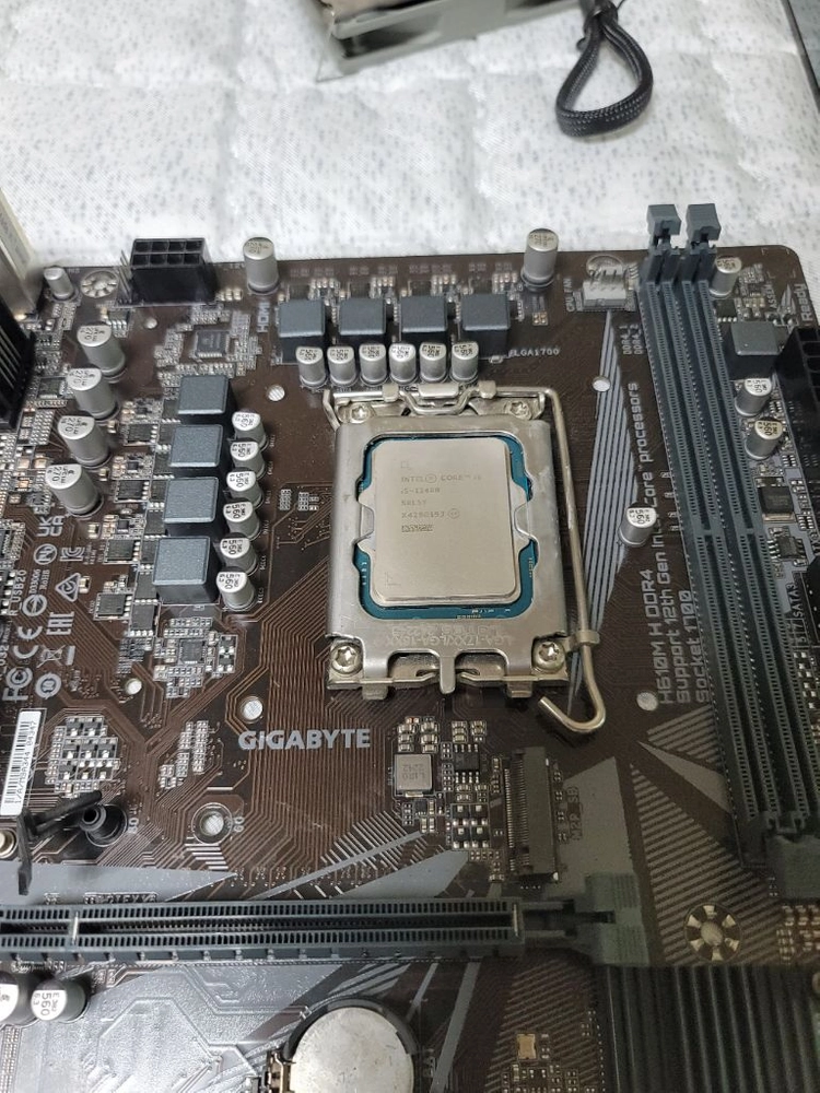 i5 12400 H610M 메인보드 쿨러 세트 이미지