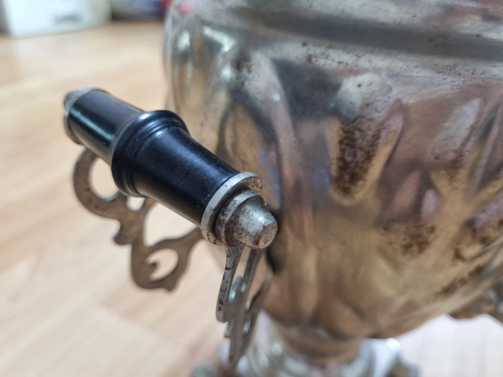 러시아 전통 차 끓이는 기구인 사모바르(Samovar) 이미지