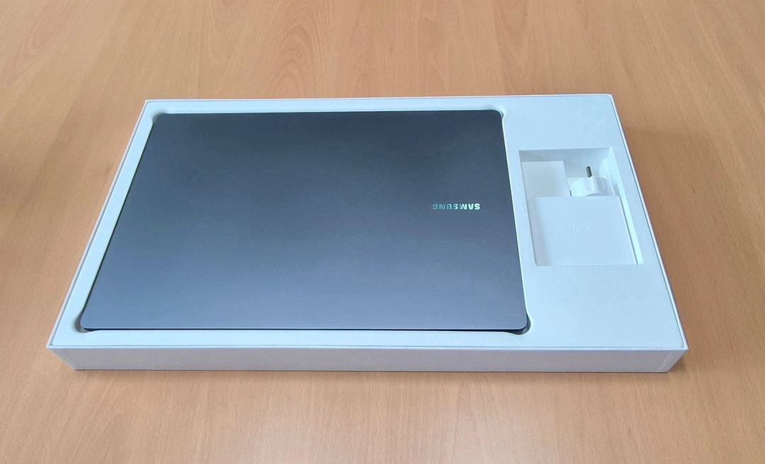 삼성전자 갤럭시북4 울트라 NT960XGL-X92A RTX4070 32GB/1TB 노트북판매합니다 이미지