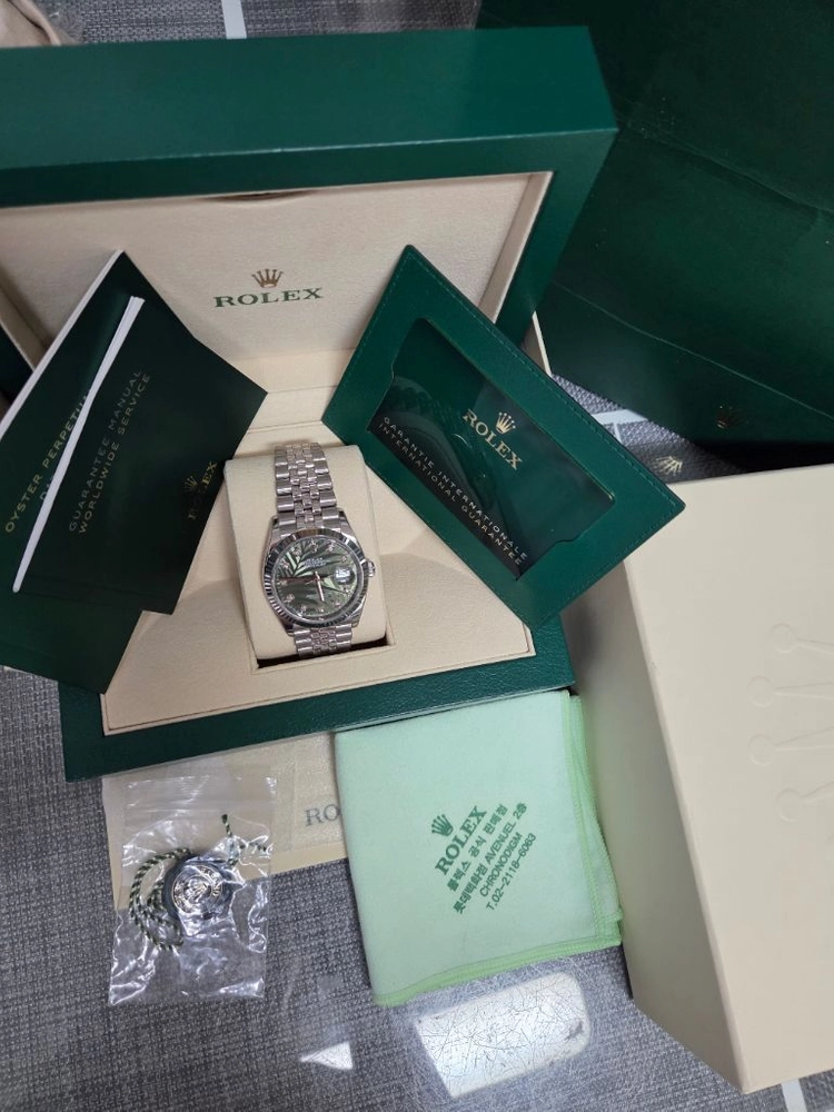 롤렉스 126234 올리브그린 팜모티브 텐포인트 이미지
