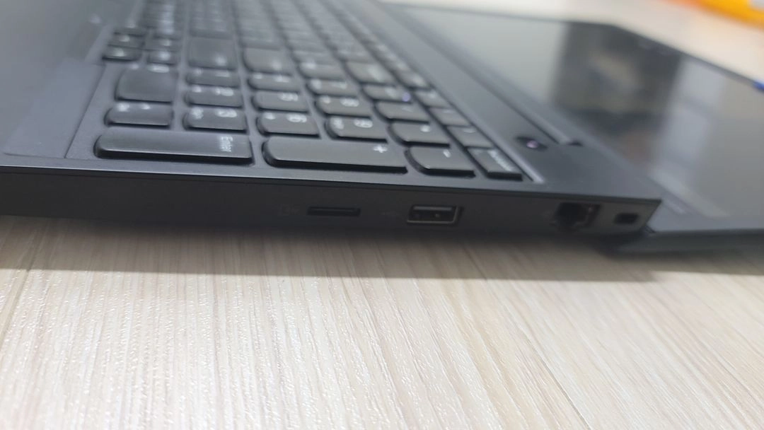 레노버 ThinkPad E595 노트북 AMD 라이젠 7 3700U 램16기가 이미지