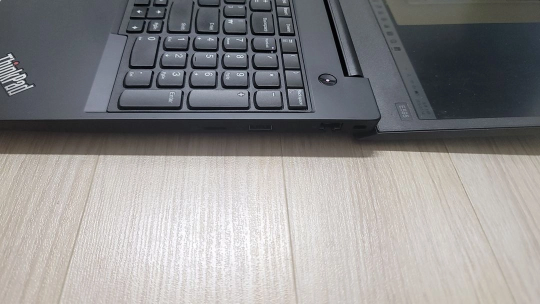 레노버 ThinkPad E595 노트북 AMD 라이젠 7 3700U 램16기가 이미지