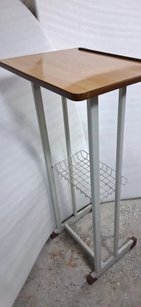 교실용 스탠딩 테이블 교탁 졸음방지책상 이미지