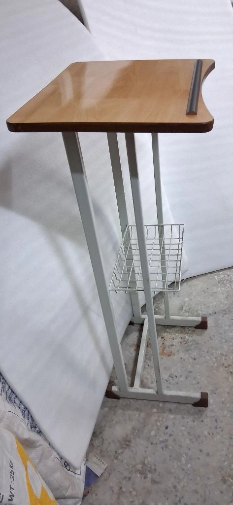 교실용 스탠딩 테이블 교탁 졸음방지책상 이미지