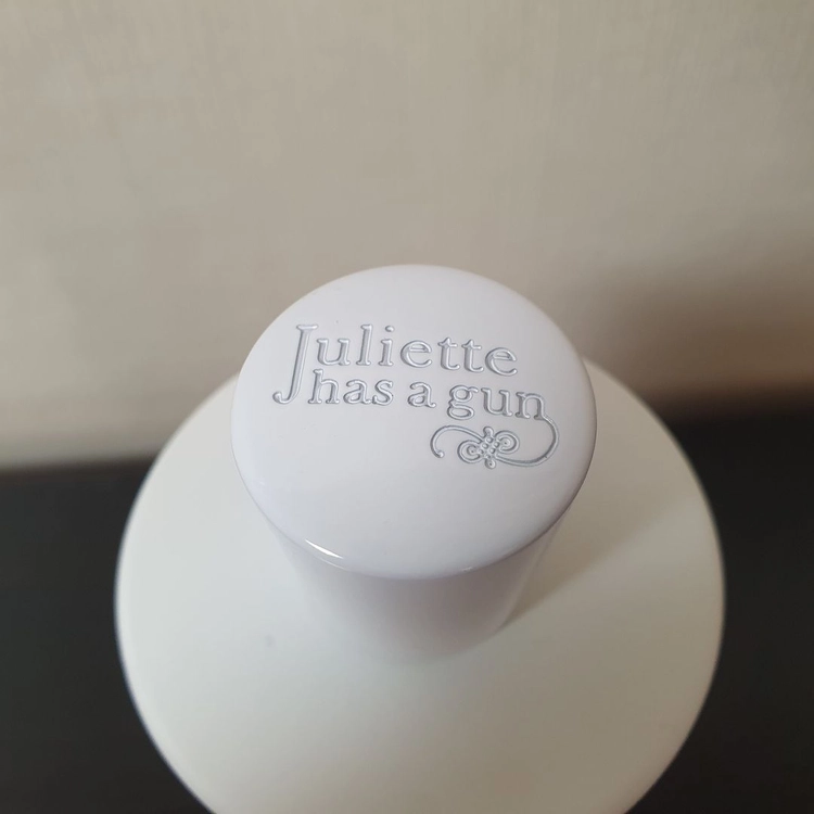 200ml 줄리엣 해즈어건 낫어퍼퓸 오드퍼퓸 EDP 향수 Juliette Has A Gun 이미지