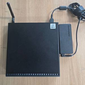 손바닥만한 레노버 미니pc M70q i5-10500T 10세대 이미지