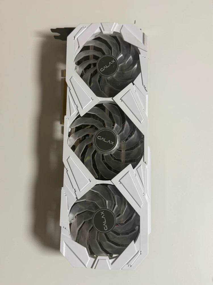 rtx3090 판매합니다 (화이트) - 안심되는 중고거래