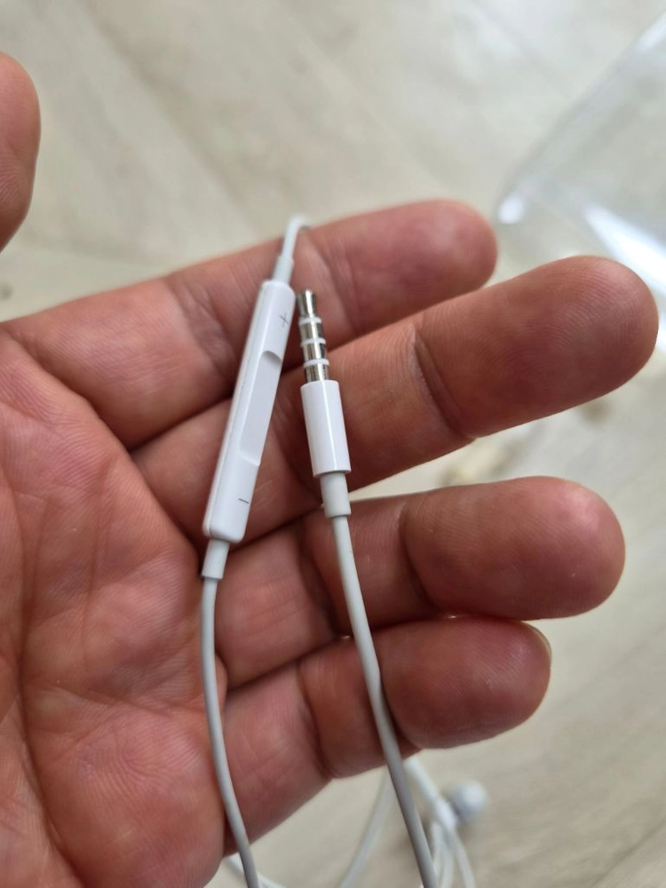 애플 인이어 이어폰 ME186LL/ A 이미지