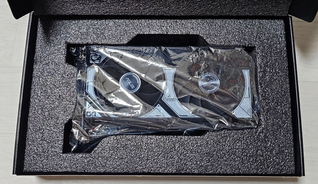 무상보증 가능, ASUS DUAL 지포스 RTX 5060 OC D7 8GB 풀박스 판매합니다. 이미지