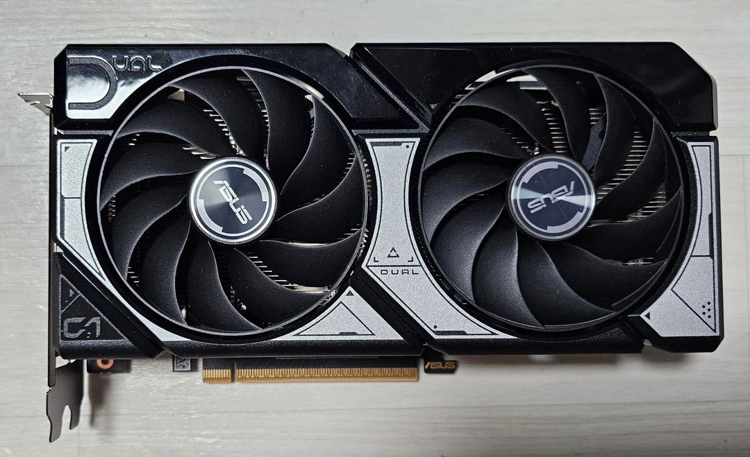 무상보증 가능, ASUS DUAL 지포스 RTX 5060 OC D7 8GB 풀박스 판매합니다. 이미지
