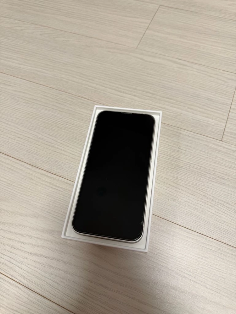 아이폰 13 128기가 스타라이트 이미지