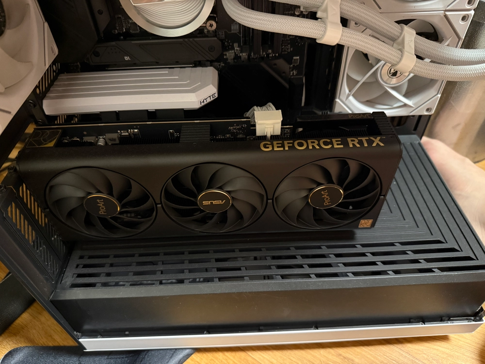 ASUS ProArt RTX 4070 Ti O12G OC 12GB 판매 / 흡연, 채굴 X - 안심되는 중고거래