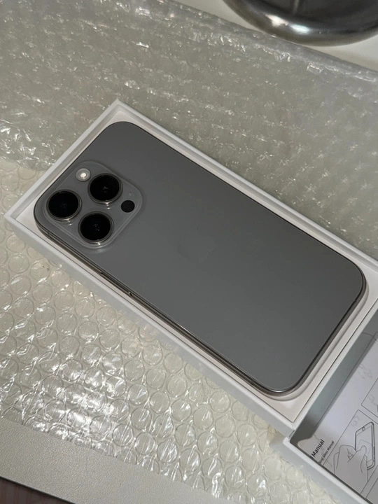 아이폰 15 Pro 내추럴티타늄 256GB - 안심되는 중고거래