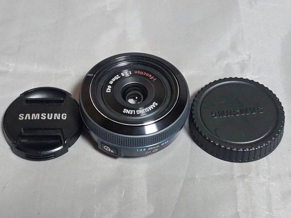 삼성 NX 미러리스 카메라용 20mm F2.8 단렌즈 - 안심되는 중고거래