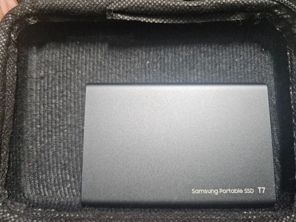 삼성 외장하드 SSD T7 2TB 이미지