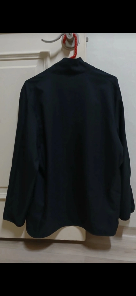 남성의류 나이키 바람막이겸 쟈켓 점퍼 이미지