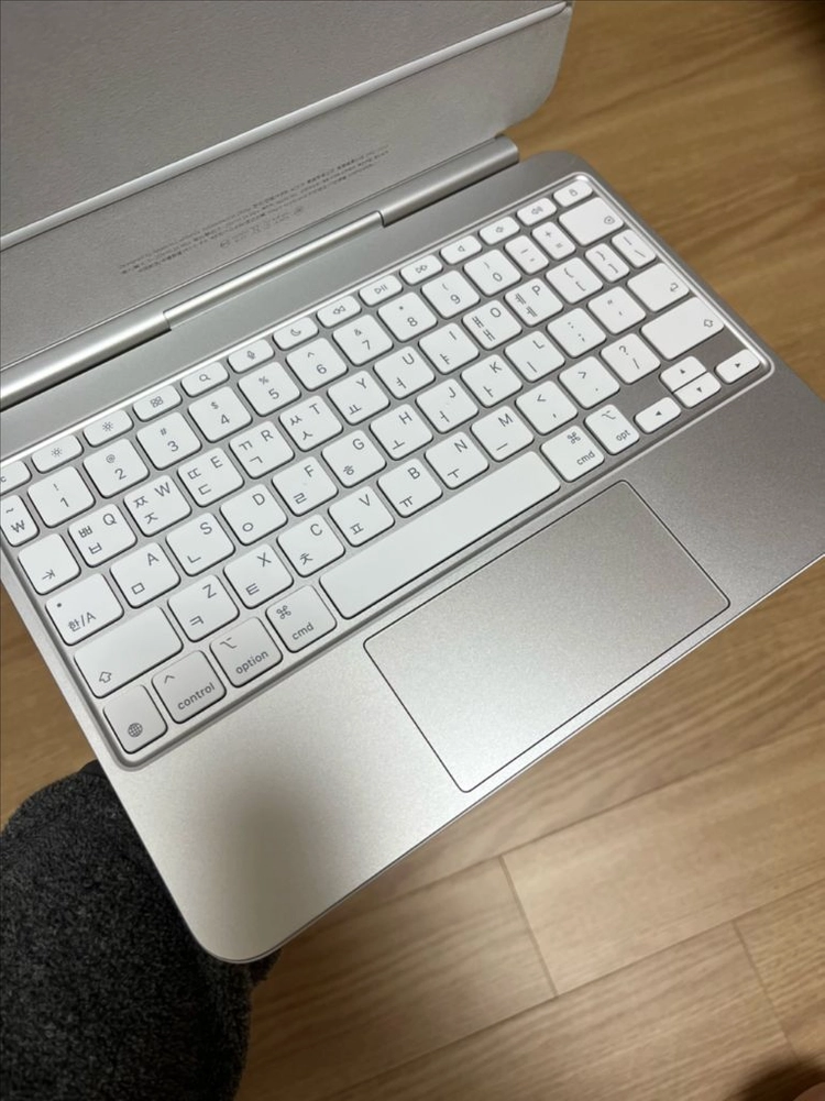 아이패드 프로 M4/M5 11 매직키보드 화이트(미사용) 이미지