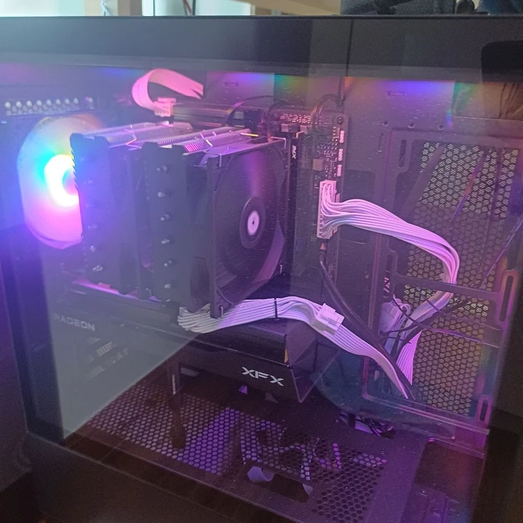 라데온 RX 9060 XT 그래픽카드포함 컴퓨터 - 안심되는 중고거래