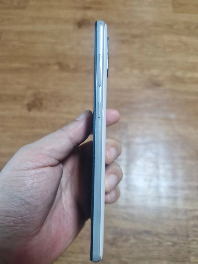 갤럭시A31 화이트 이미지