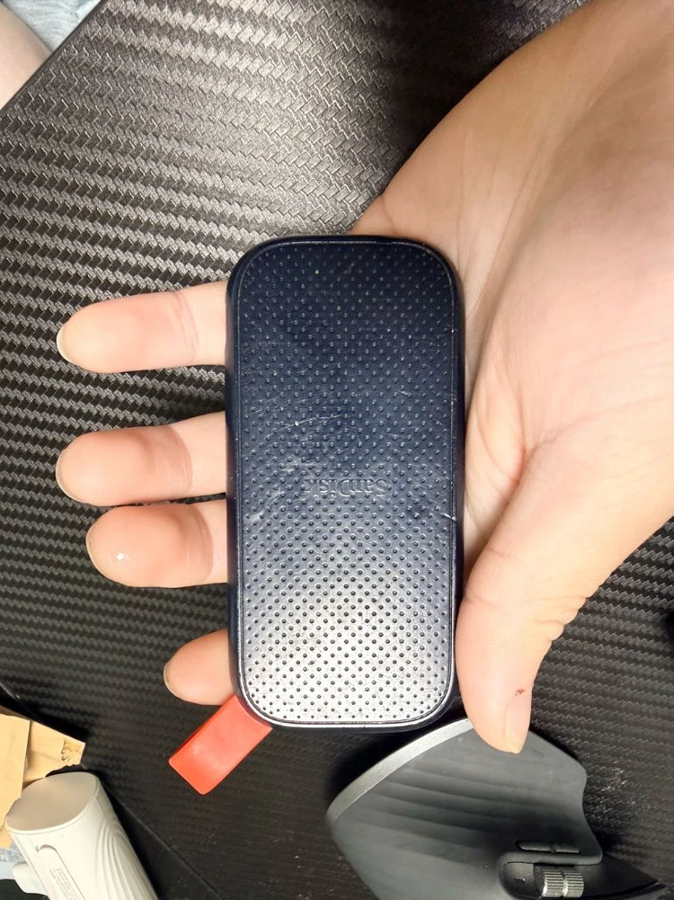 샌디스크 E30 외장 SSD 1TB 이미지
