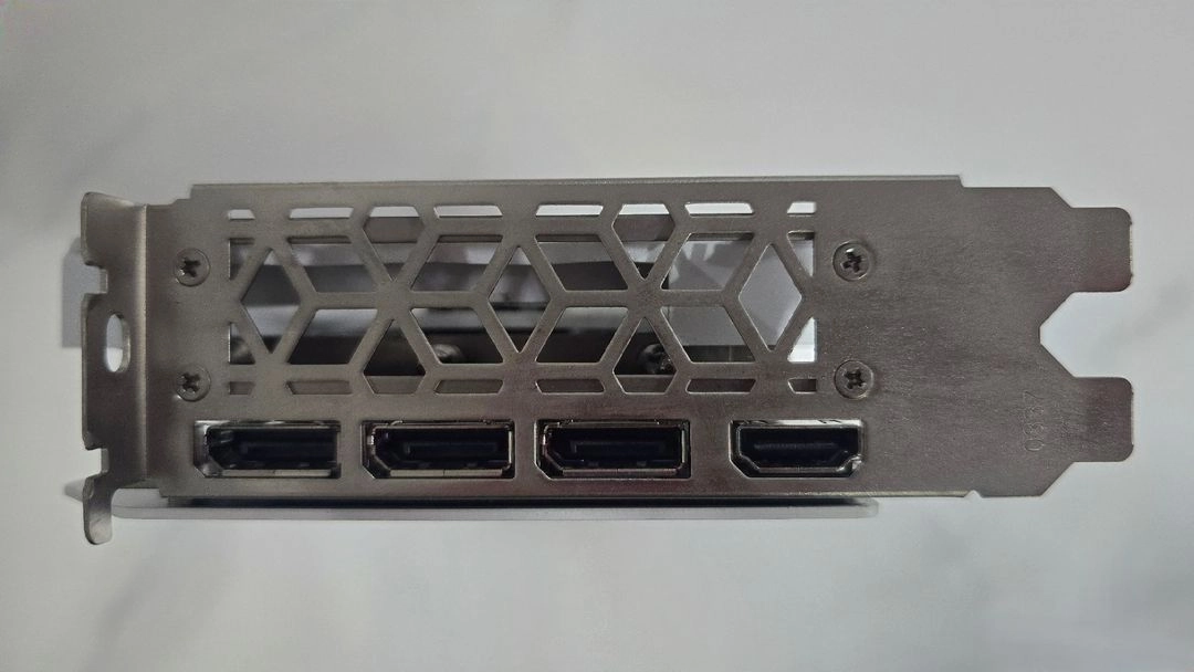 지포스 RTX 4060Ti 화이트 저렴하게 판매합니다 이미지
