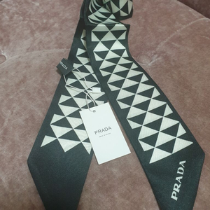 프라다샤넬버버리루이방도스카프트윌리 이미지