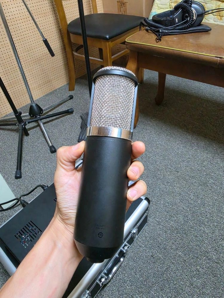 Akg p820 tube마이크 s급 이미지