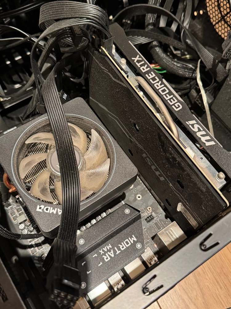 라이젠7 3700X RTX2070 16GB 게이밍 본체 일괄판매 - 안심되는 중고거래