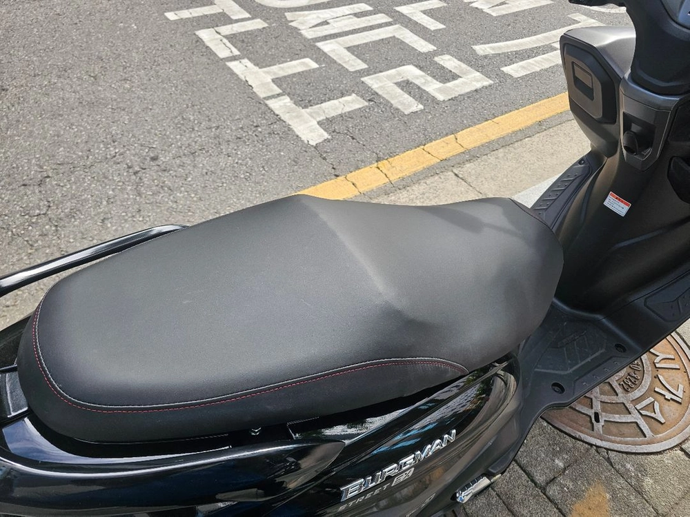 26년식 버그만 스트리트125 가공시트 팝니다. 이미지