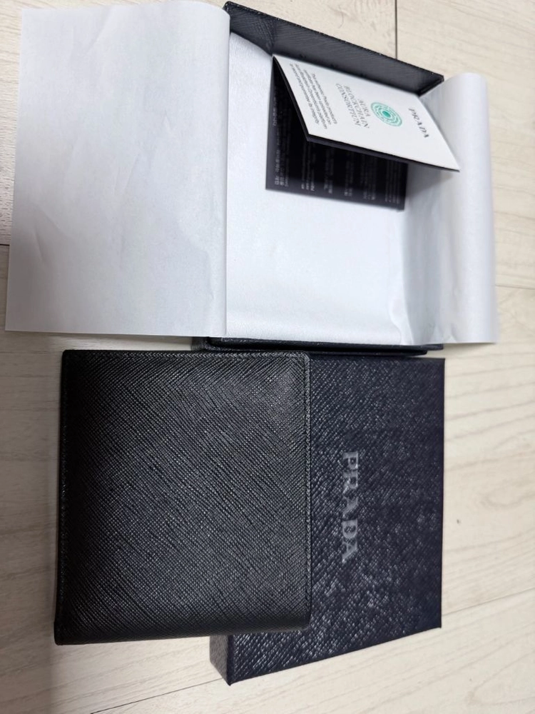 직)프라다 사피아노 가죽 남성 반지갑 이미지