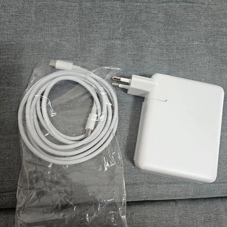 맥북 m1 pro 14인치 스페이스그레이 + 충전기, 노트북 가방 이미지