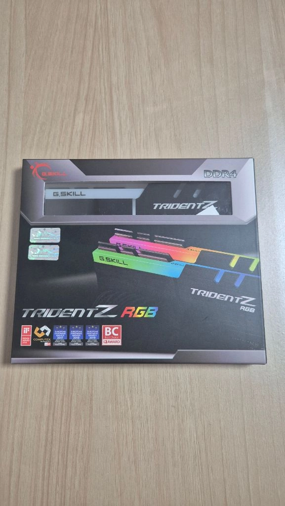 DDR4 32GB RGB 메모리 이미지