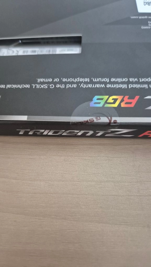 DDR4 32GB RGB 메모리 이미지