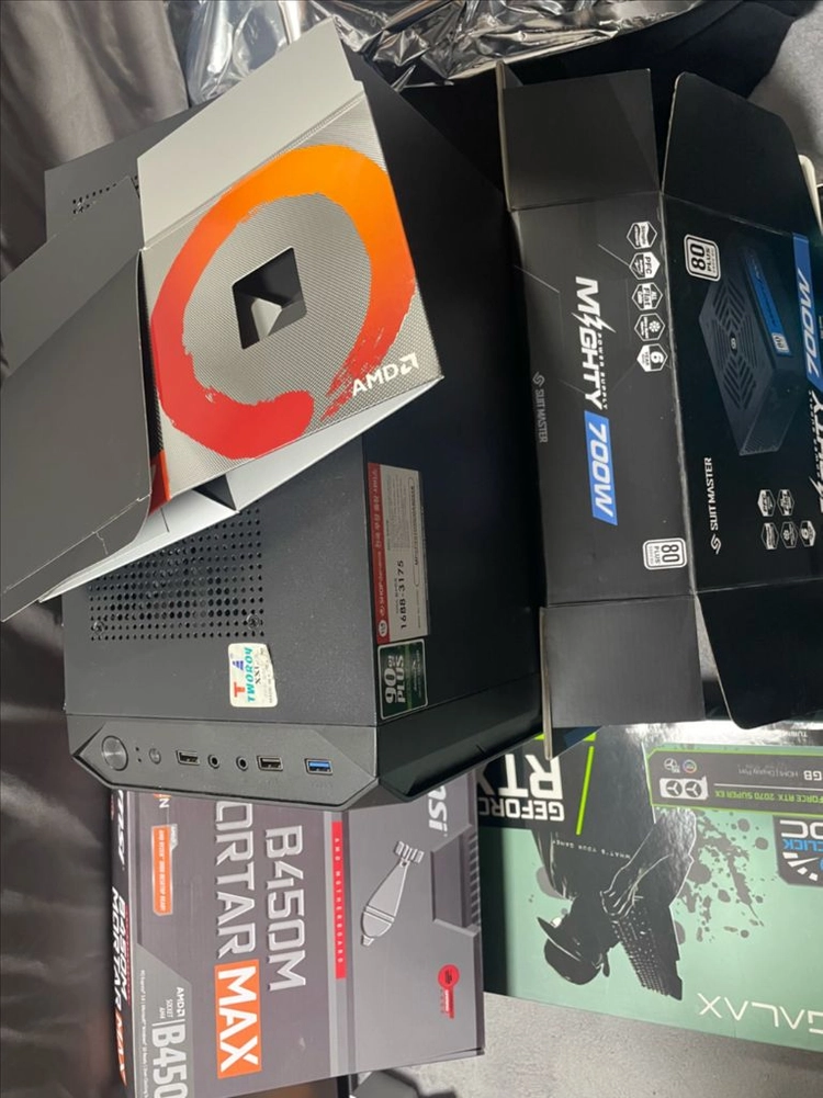 조립식 컴퓨터 PC AMD 3700x RTX 2070 super 삼성전자 SSD 512GB 삼성전자 DDR4 RAM 이미지