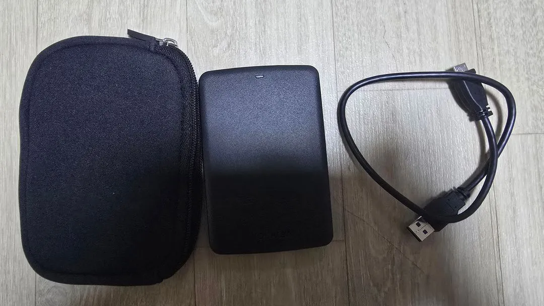 삼성 860 SSD 512GB, CRUCIAL 256GB, 삼성 750 500gb, 외장하드 1테라 도시바 일괄 이미지