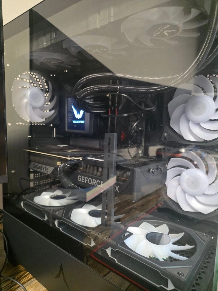 고사양컴퓨터 i7 14700k rtx5070ti z790 2tb 32g (배달가능) 이미지