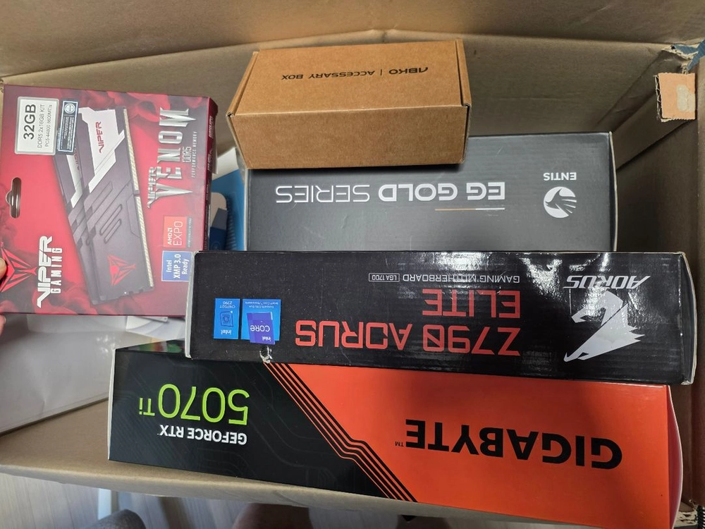 고사양컴퓨터 i7 14700k rtx5070ti z790 2tb 32g (배달가능) 이미지