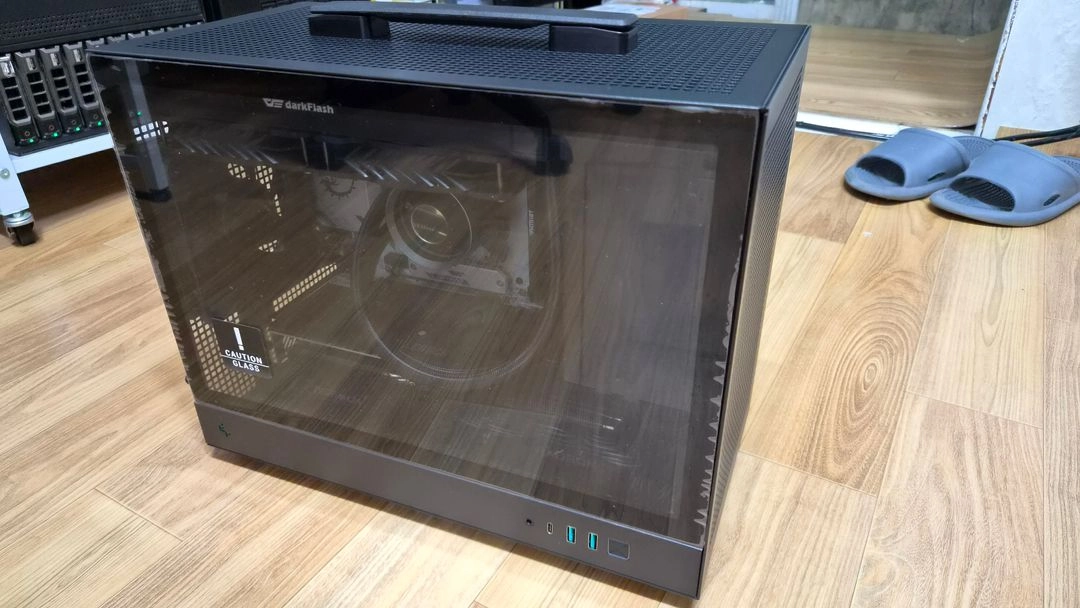 라이젠 9950X3D, 32GB, 2TB SSD, RX9070XT 본체 이미지