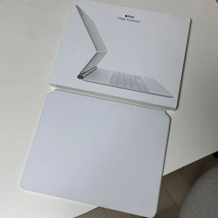 애플 아이패드 프로 12.9 매직키보드 화이트 A2480 MJQL3LL/A Apple Ipad Pro 이미지