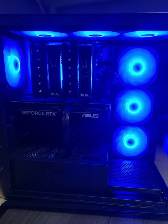 고사양 게이밍 컴퓨터 본체 7800X3D 4070SUPER - 안심되는 중고거래
