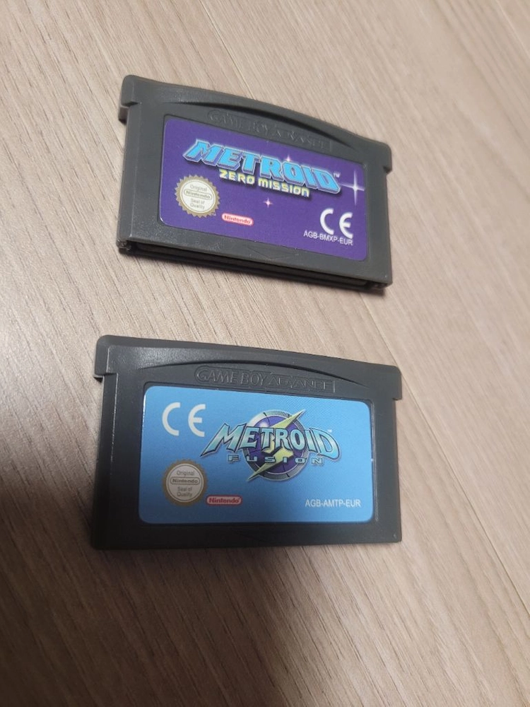 황변없음 닌텐도ds dslite 흰색 펜슬 충전기 팩4개 일괄 팔아요.모든버튼 조정 터치 다아잘되구요.. 이미지