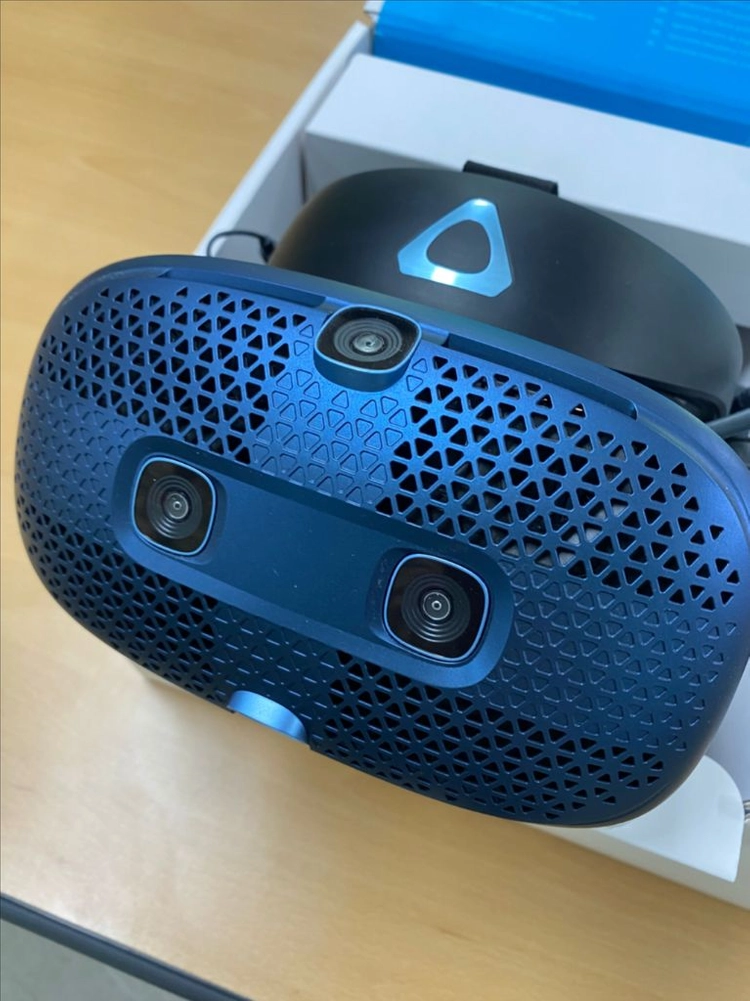 VR 기기 HTC VIVE Cosmos (바이브 코스모스) 판매합니다. - 안심되는 중고거래
