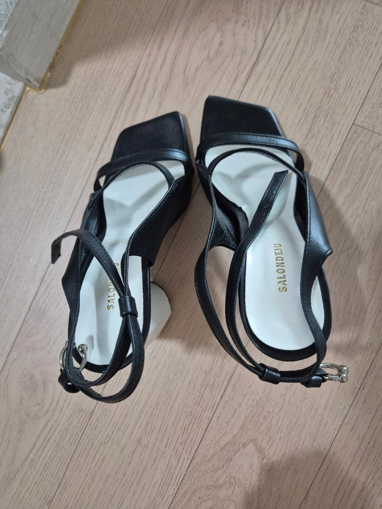 쌀롱드쥬 부츠 이미지