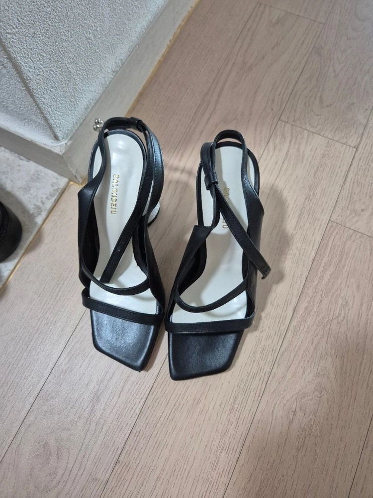 쌀롱드쥬 부츠 이미지