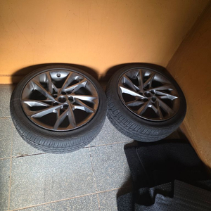 g70 순정18인치 휠타이어 판매합니다 이미지