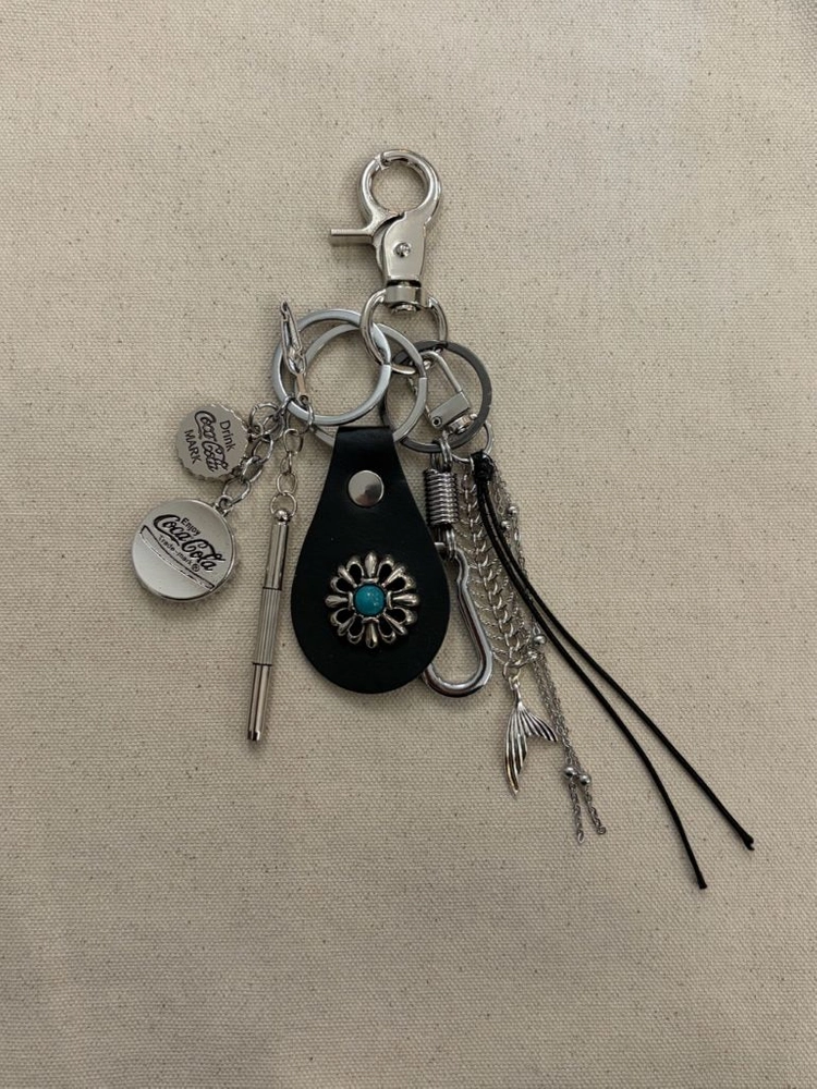 BLACK TURQUOISE LEATHER KEYRING 이미지